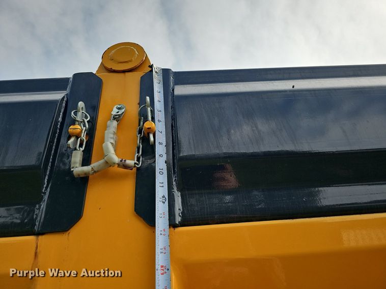 image for item DO2805 2021 TerraKat T15  manure spreader