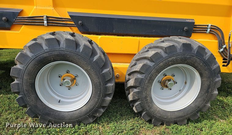 image for item DO2805 2021 TerraKat T15  manure spreader