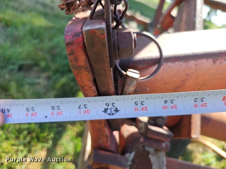 image for item DO2826 International 45  Vibrashank field cultivator