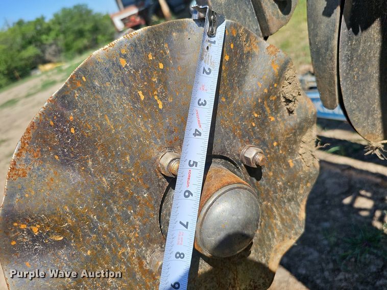 image for item DO2827 Kinze 2500  split row no-till planter