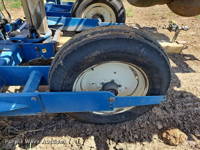 image for item DO2827 Kinze 2500  split row no-till planter