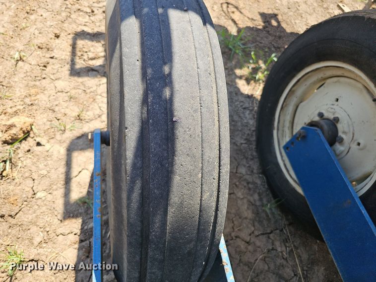 image for item DO2827 Kinze 2500  split row no-till planter