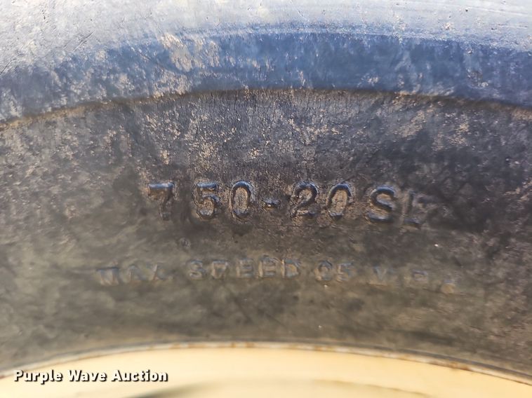 image for item DO2827 Kinze 2500  split row no-till planter