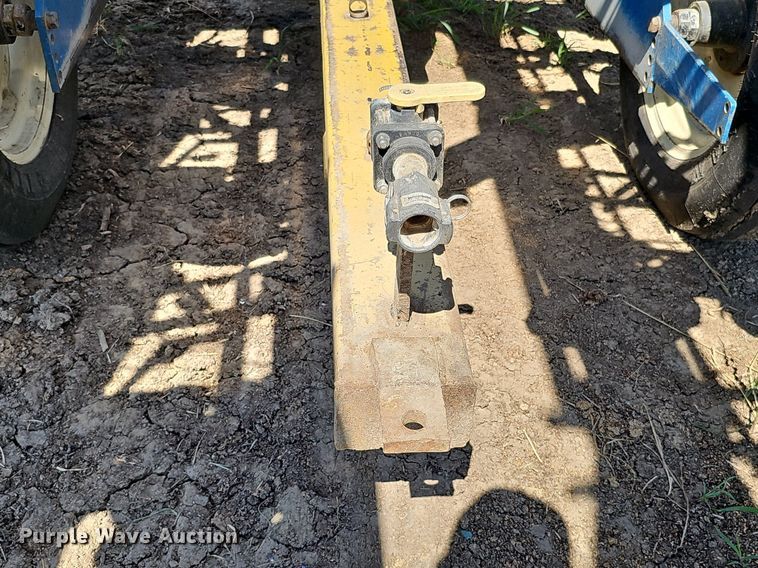 image for item DO2827 Kinze 2500  split row no-till planter