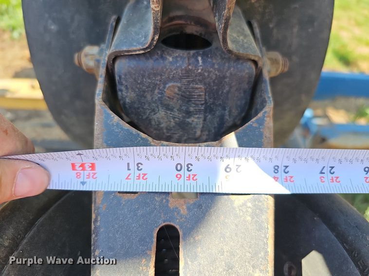 image for item DO2827 Kinze 2500  split row no-till planter