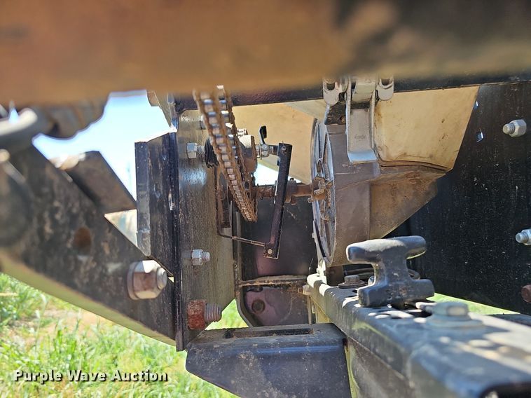 image for item DO2827 Kinze 2500  split row no-till planter