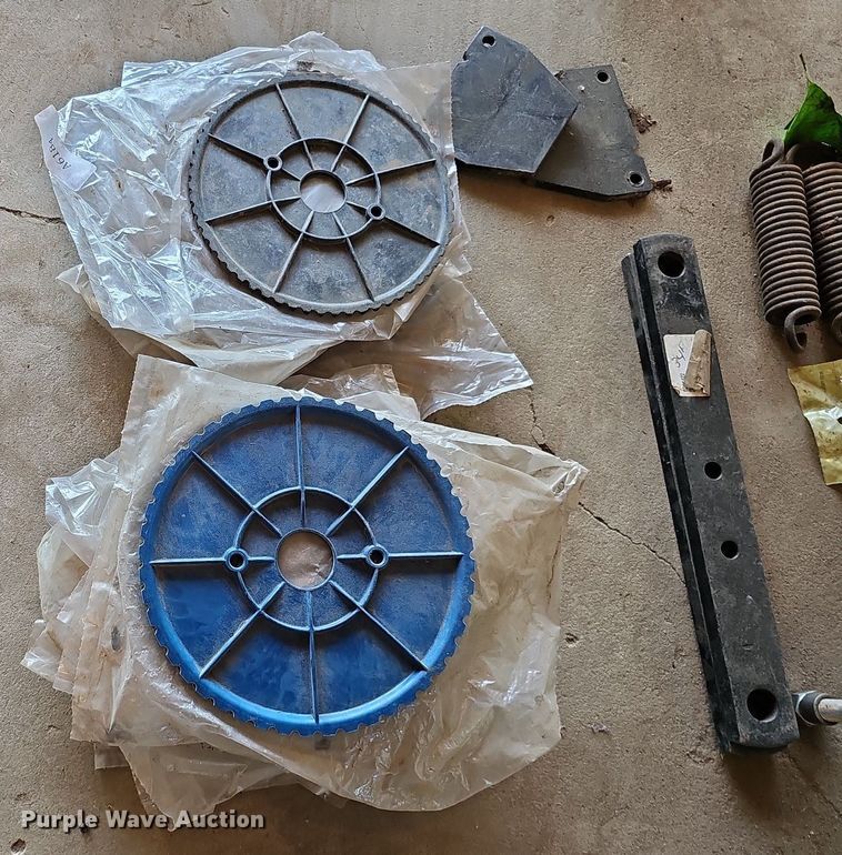 image for item DO2827 Kinze 2500  split row no-till planter