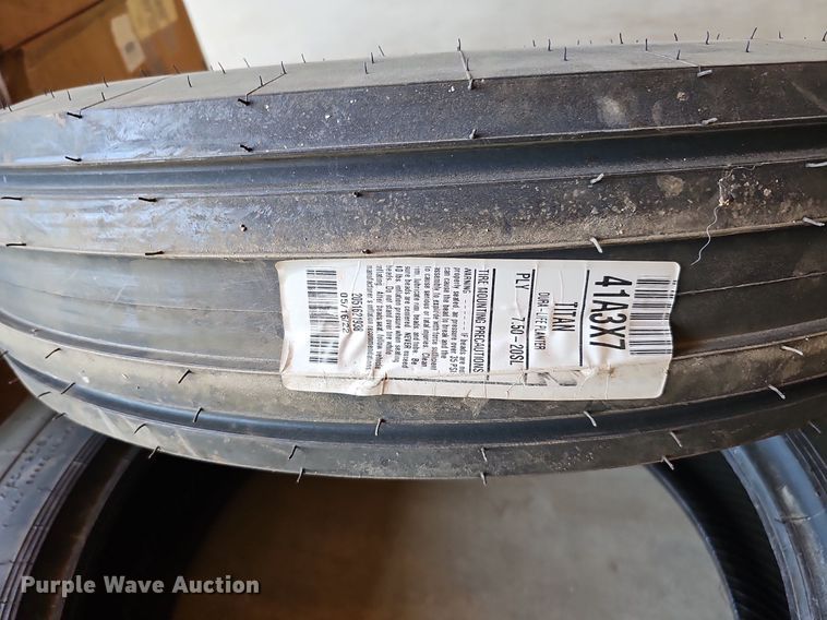 image for item DO2827 Kinze 2500  split row no-till planter