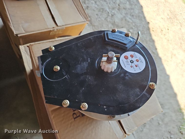 image for item DO2827 Kinze 2500  split row no-till planter