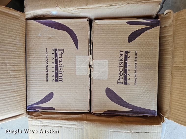 image for item DO2827 Kinze 2500  split row no-till planter