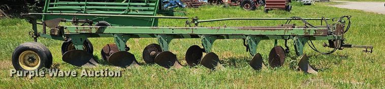 image for item DO2829 John Deere F1350/1450  six bottom plow