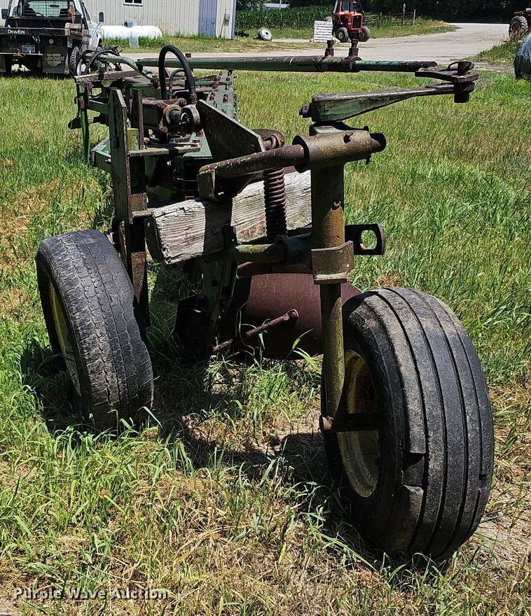 image for item DO2829 John Deere F1350/1450  six bottom plow