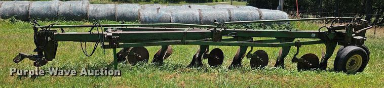 image for item DO2829 John Deere F1350/1450  six bottom plow