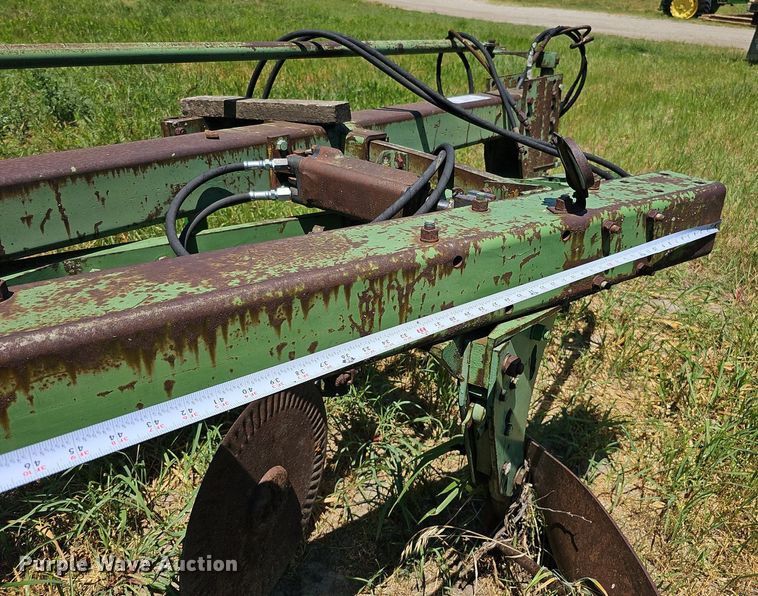 image for item DO2829 John Deere F1350/1450  six bottom plow
