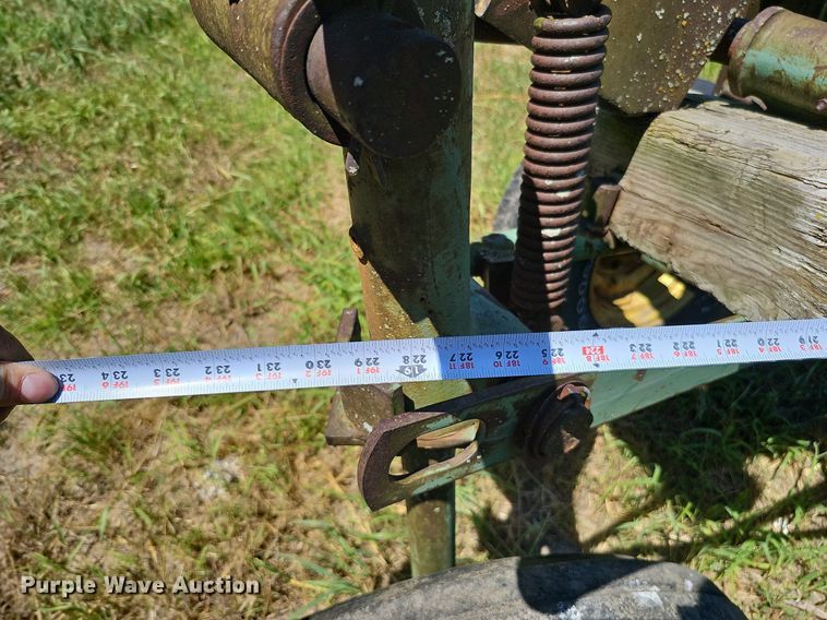 image for item DO2829 John Deere F1350/1450  six bottom plow