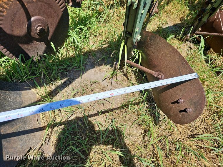 image for item DO2829 John Deere F1350/1450  six bottom plow