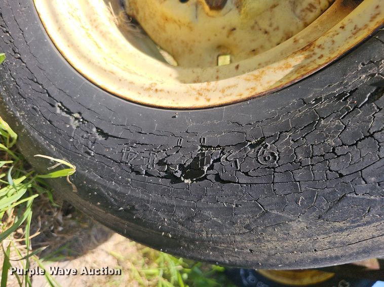 image for item DO2829 John Deere F1350/1450  six bottom plow