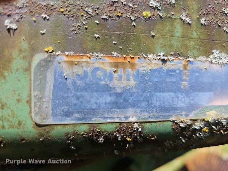 image for item DO2829 John Deere F1350/1450  six bottom plow