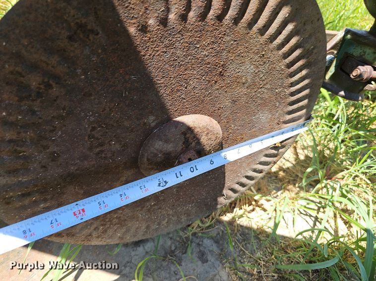 image for item DO2829 John Deere F1350/1450  six bottom plow