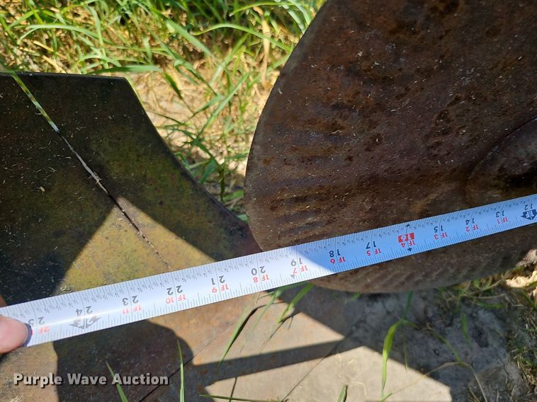 image for item DO2829 John Deere F1350/1450  six bottom plow