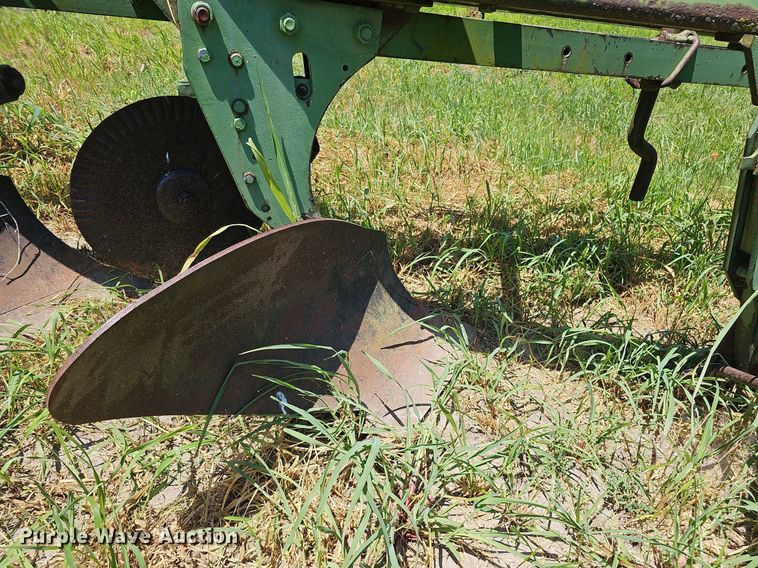 image for item DO2829 John Deere F1350/1450  six bottom plow