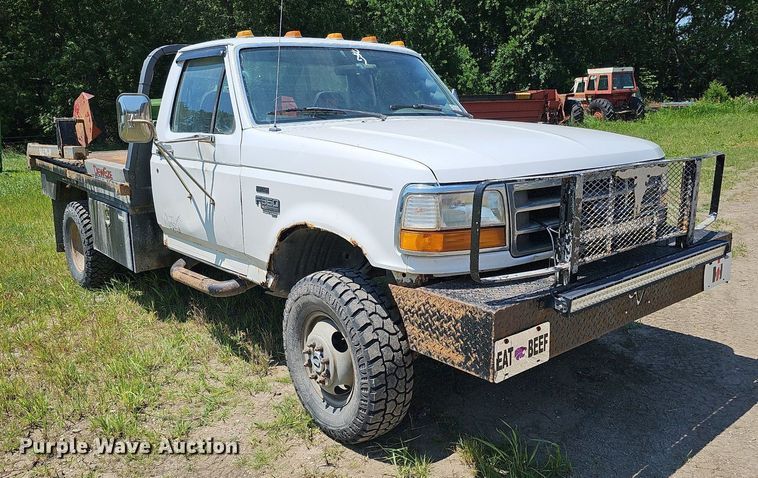 image for item DO2830 1997 Ford F350 XLT  bale bed pickup truck