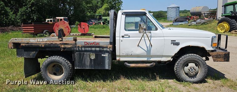 image for item DO2830 1997 Ford F350 XLT  bale bed pickup truck