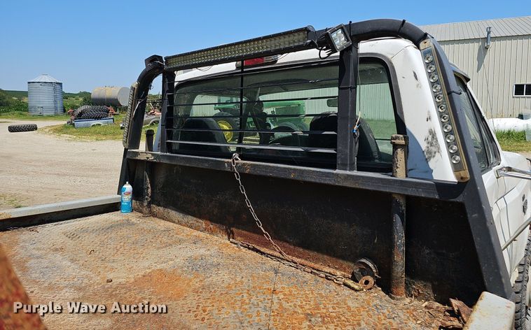 image for item DO2830 1997 Ford F350 XLT  bale bed pickup truck