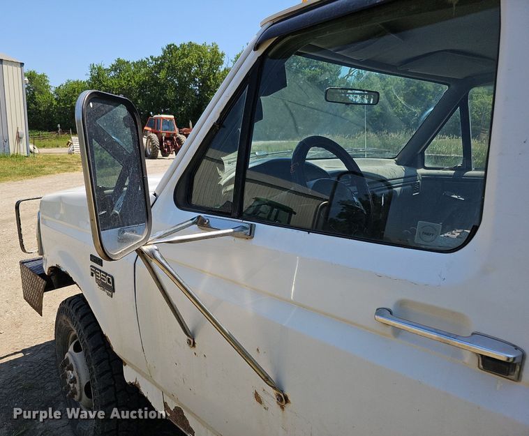 image for item DO2830 1997 Ford F350 XLT  bale bed pickup truck