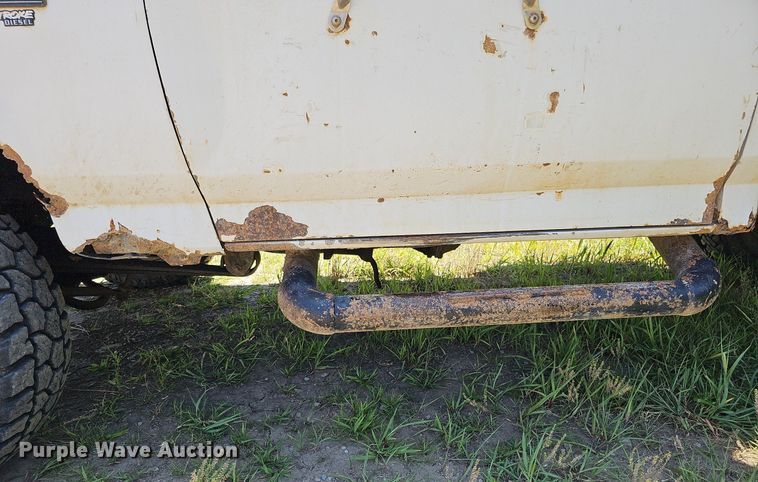 image for item DO2830 1997 Ford F350 XLT  bale bed pickup truck