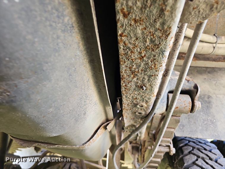 image for item DO2830 1997 Ford F350 XLT  bale bed pickup truck