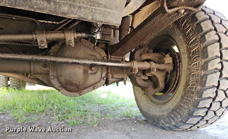 image for item DO2830 1997 Ford F350 XLT  bale bed pickup truck