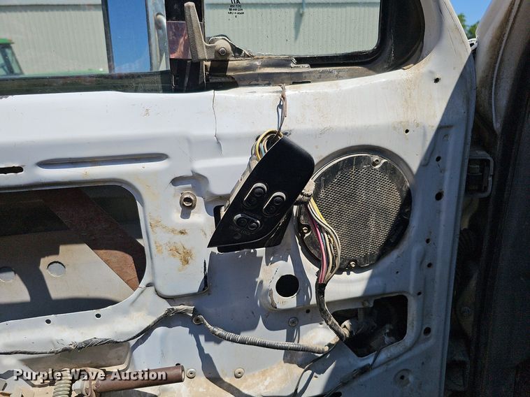 image for item DO2830 1997 Ford F350 XLT  bale bed pickup truck