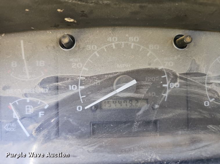 image for item DO2830 1997 Ford F350 XLT  bale bed pickup truck