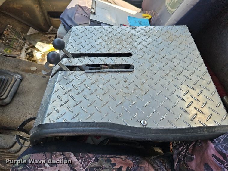 image for item DO2830 1997 Ford F350 XLT  bale bed pickup truck