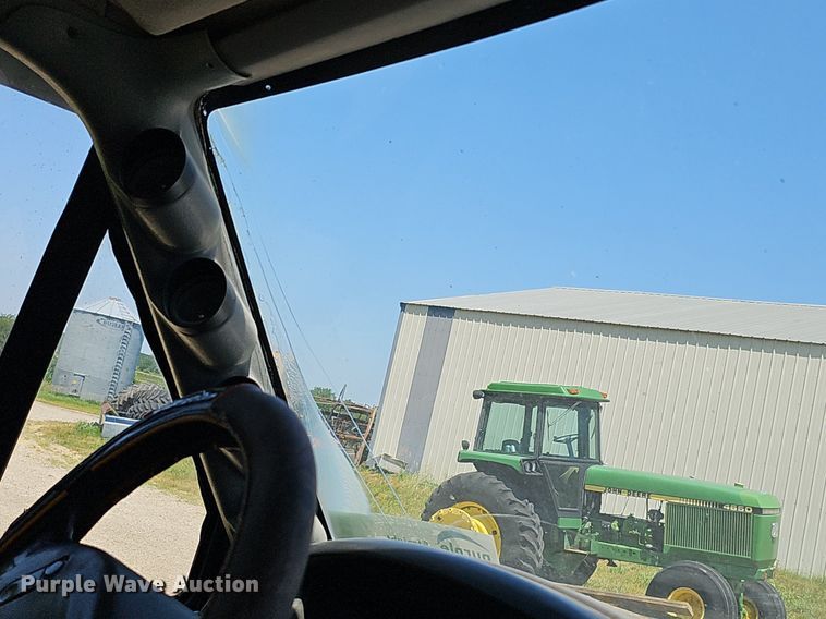 image for item DO2830 1997 Ford F350 XLT  bale bed pickup truck