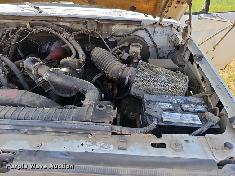 image for item DO2830 1997 Ford F350 XLT  bale bed pickup truck