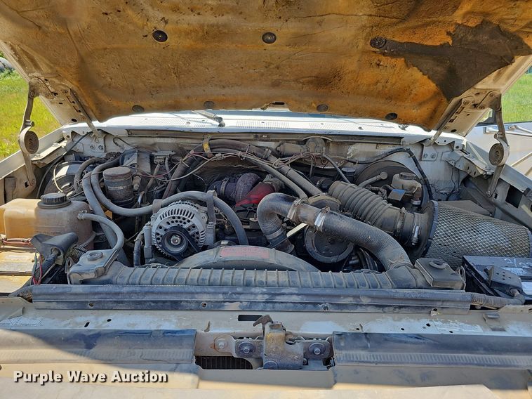 image for item DO2830 1997 Ford F350 XLT  bale bed pickup truck