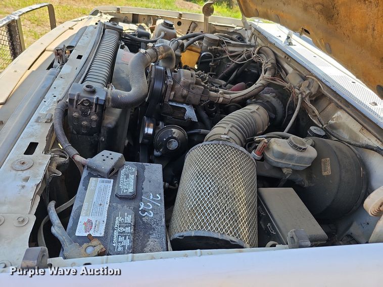 image for item DO2830 1997 Ford F350 XLT  bale bed pickup truck