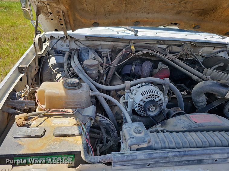 image for item DO2830 1997 Ford F350 XLT  bale bed pickup truck