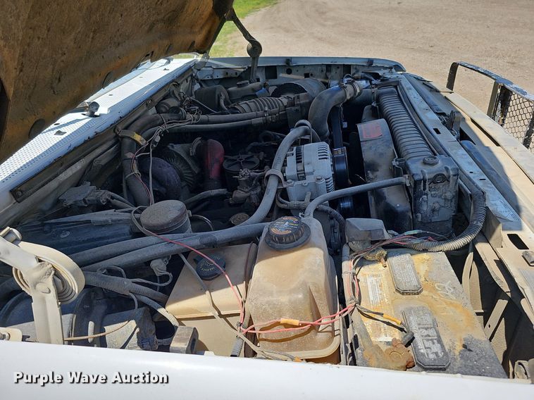 image for item DO2830 1997 Ford F350 XLT  bale bed pickup truck