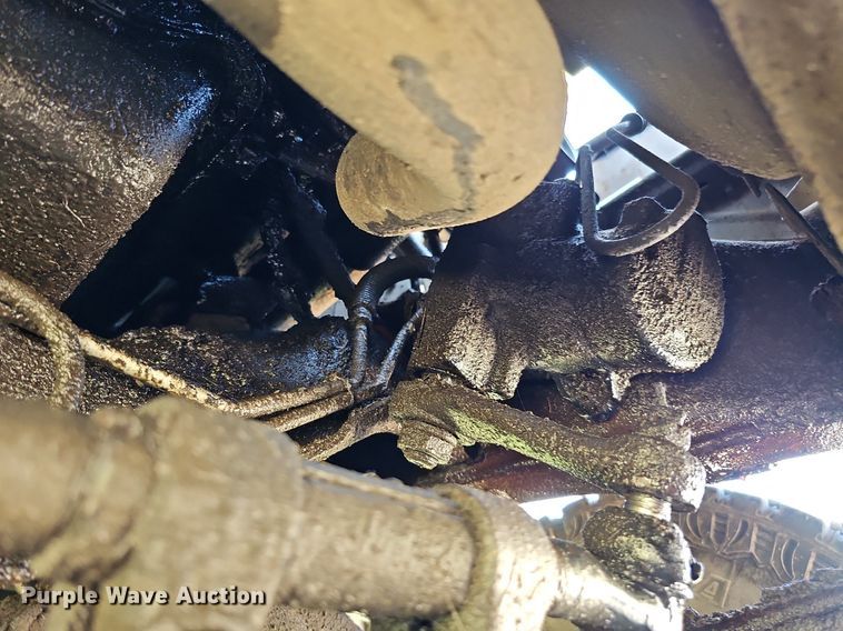 image for item DO2830 1997 Ford F350 XLT  bale bed pickup truck