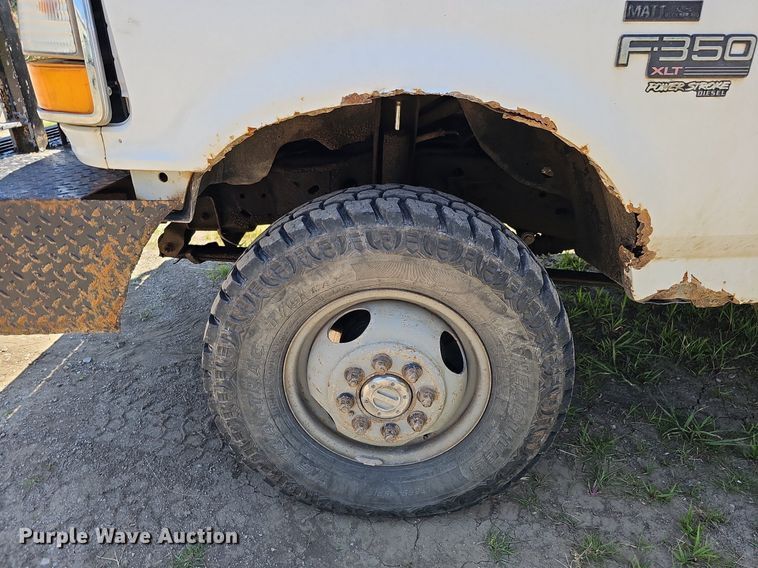 image for item DO2830 1997 Ford F350 XLT  bale bed pickup truck