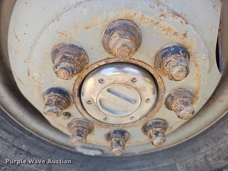 image for item DO2830 1997 Ford F350 XLT  bale bed pickup truck