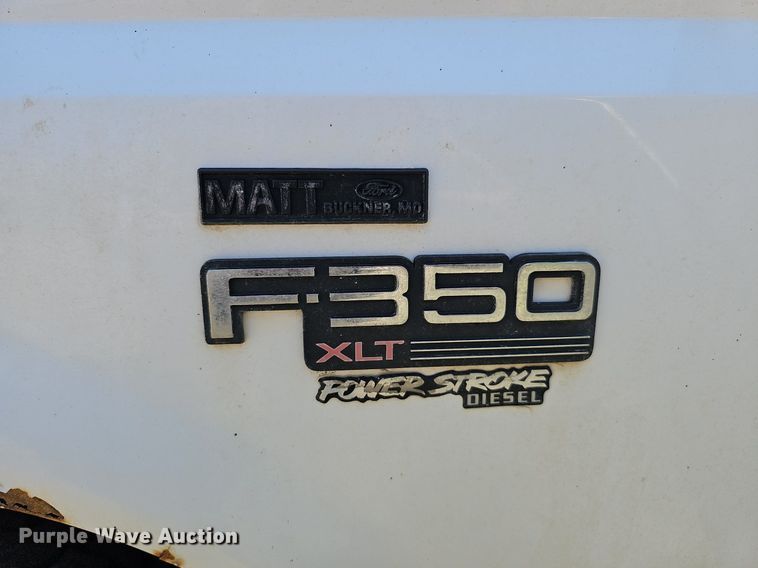 image for item DO2830 1997 Ford F350 XLT  bale bed pickup truck