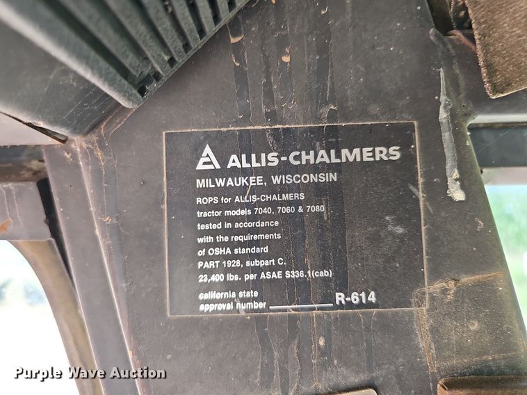 image for item DO2831 1976 Allis Chalmers 7040  tractor