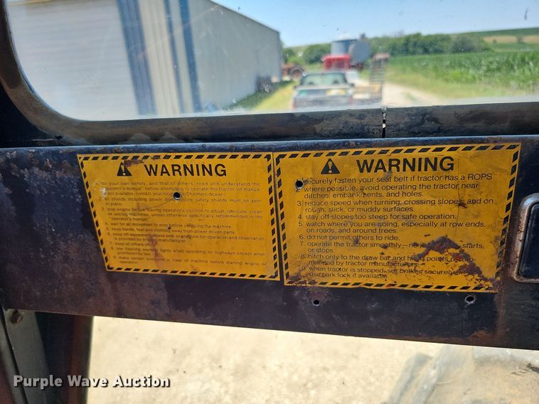 image for item DO2831 1976 Allis Chalmers 7040  tractor