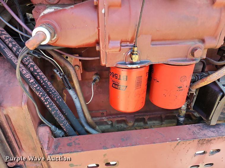 image for item DO2831 1976 Allis Chalmers 7040  tractor