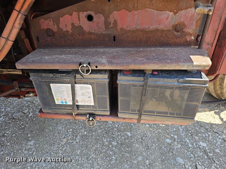 image for item DO2831 1976 Allis Chalmers 7040  tractor