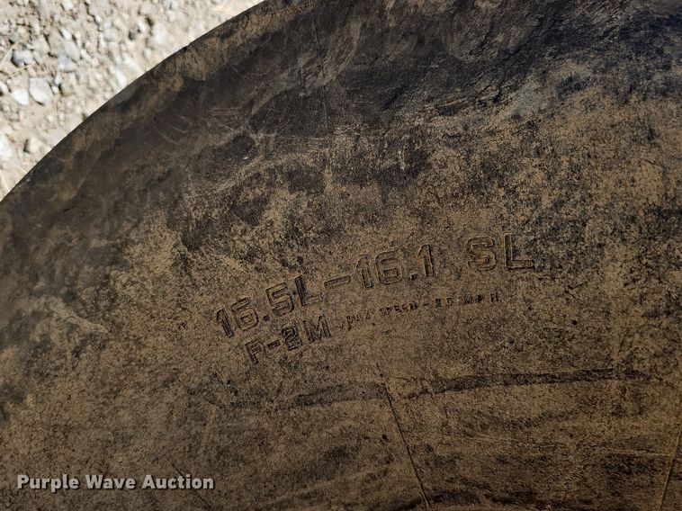 image for item DO2831 1976 Allis Chalmers 7040  tractor